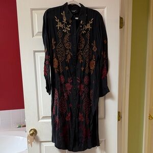 Johnny Was black Embroidered shirt dress/tunic. New without tags. Size M